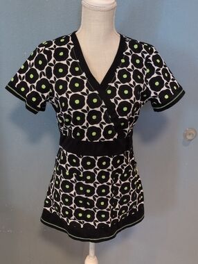 Koi By Kathy Peterson Floral Smocked V-neck Scrub Top Medical Field Feminine Y2K